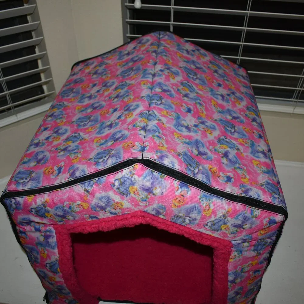 VINTAGE DISNEY CASTLE PRINCESS CINDERELLA PORTABLE FOLDABLE DOG CAT BED HOUSE